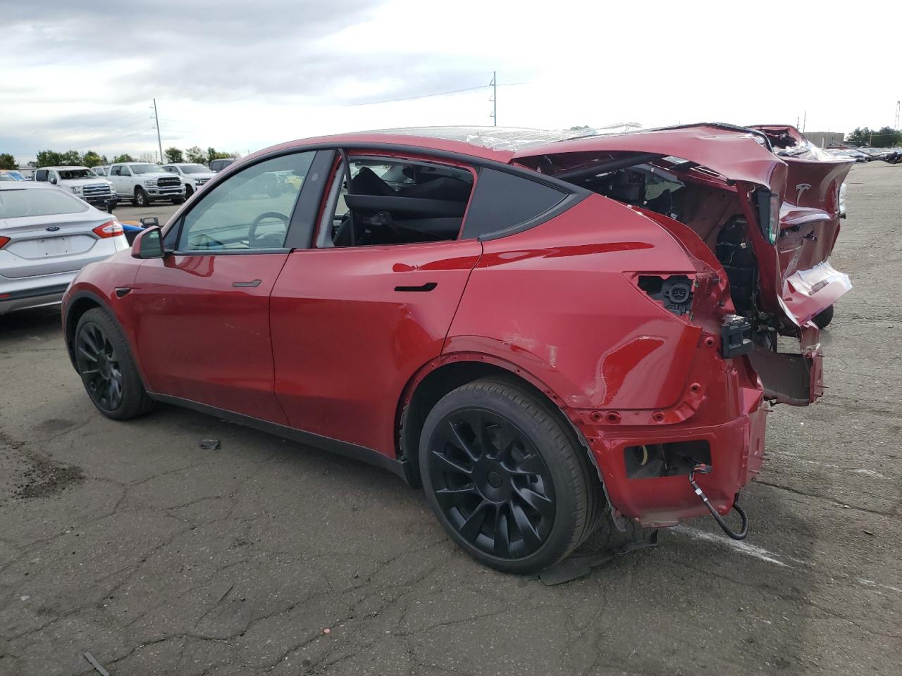 2024 TESLA MODEL Y  VIN:7SAYGDEE2RA251823