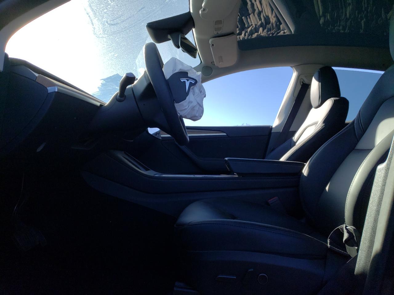 2024 TESLA MODEL Y  VIN:7SAYGDEE7RA242809