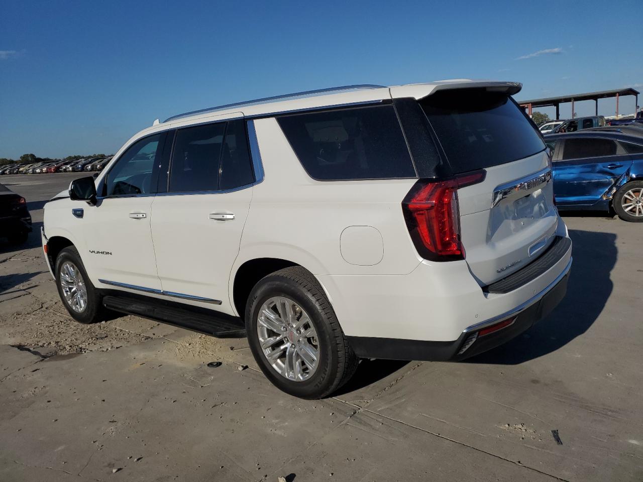2022 GMC YUKON SLT VIN:1GKS1BKD1NR259041