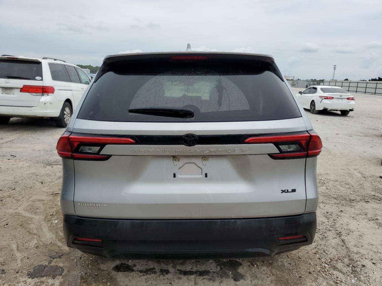 2024 TOYOTA GRAND HIGHLANDER XLE VIN:5TDAAAA5XRS001099