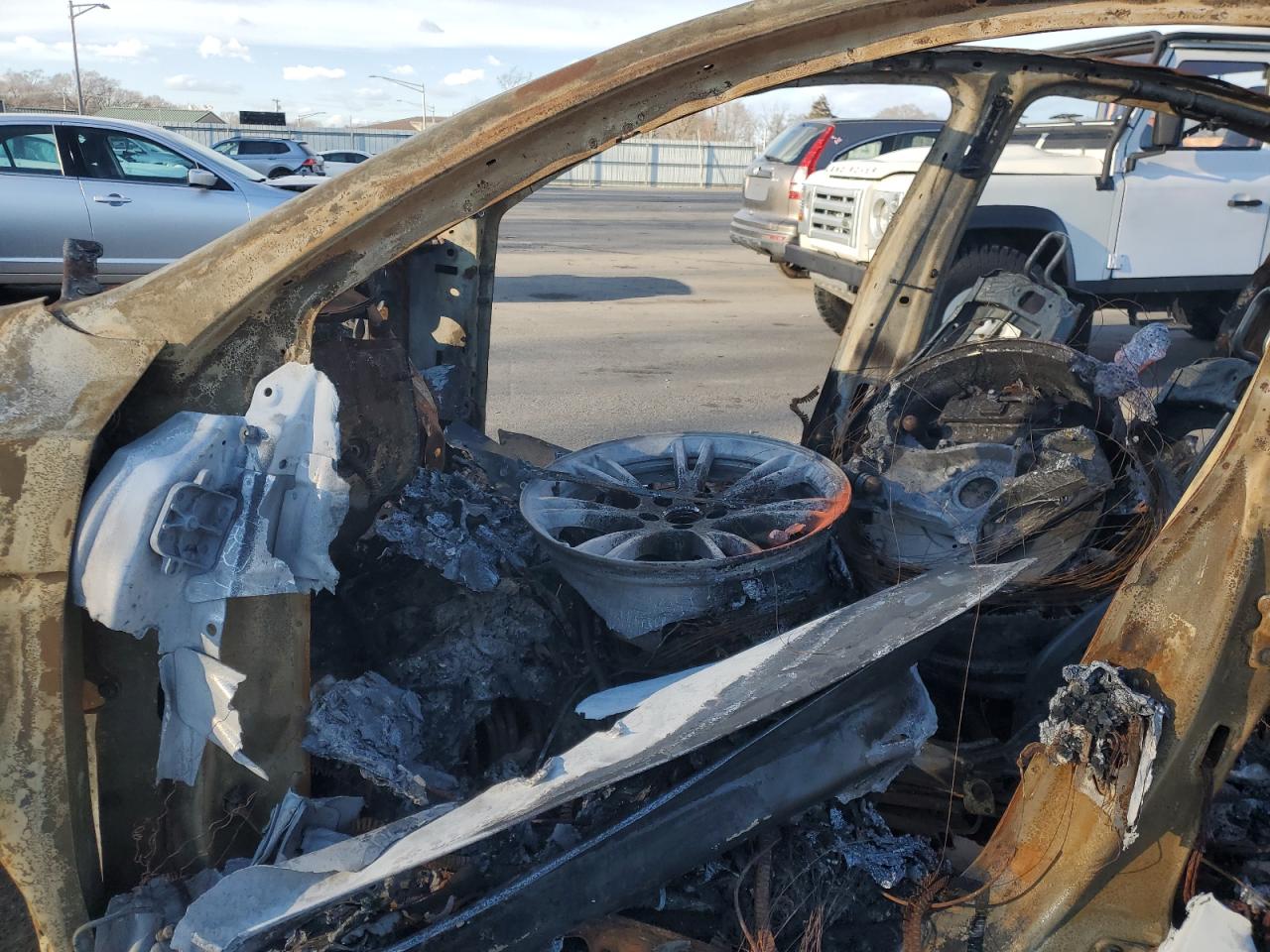 2024 TESLA MODEL Y  VIN:7SAYGDEDXRF111335