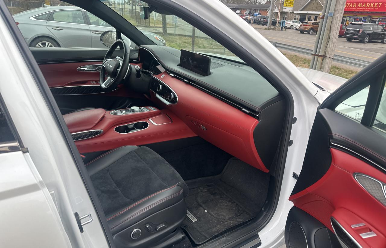 2022 GENESIS GV70 BASE VIN:KMUMCDTC5NU011241