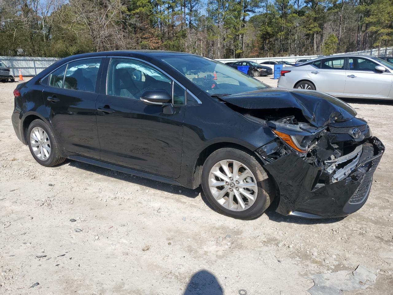 2022 TOYOTA COROLLA XLE VIN:5YFFPMAE1NP354341