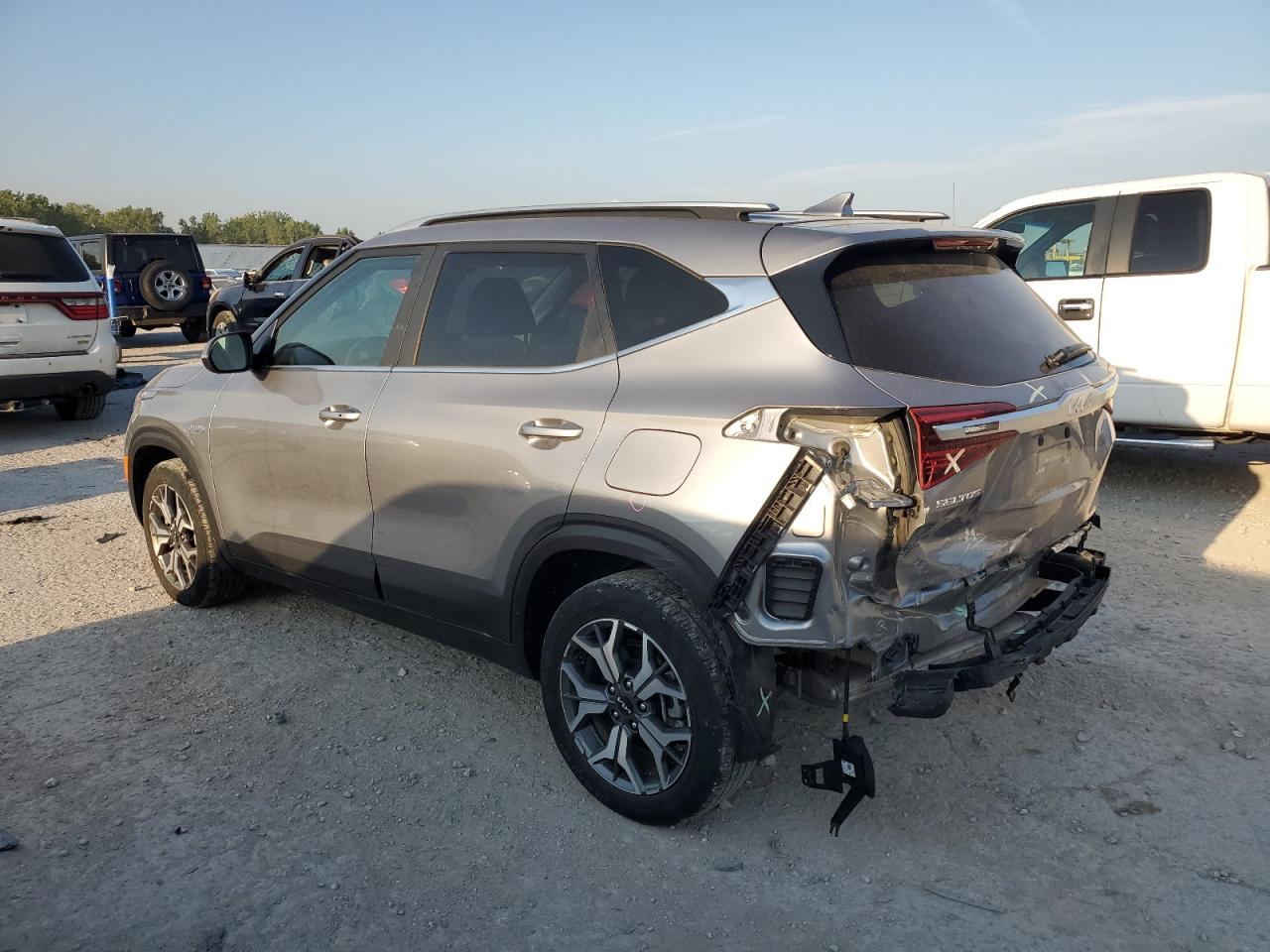 2022 KIA SELTOS EX VIN:KNDERCAA2N7304773