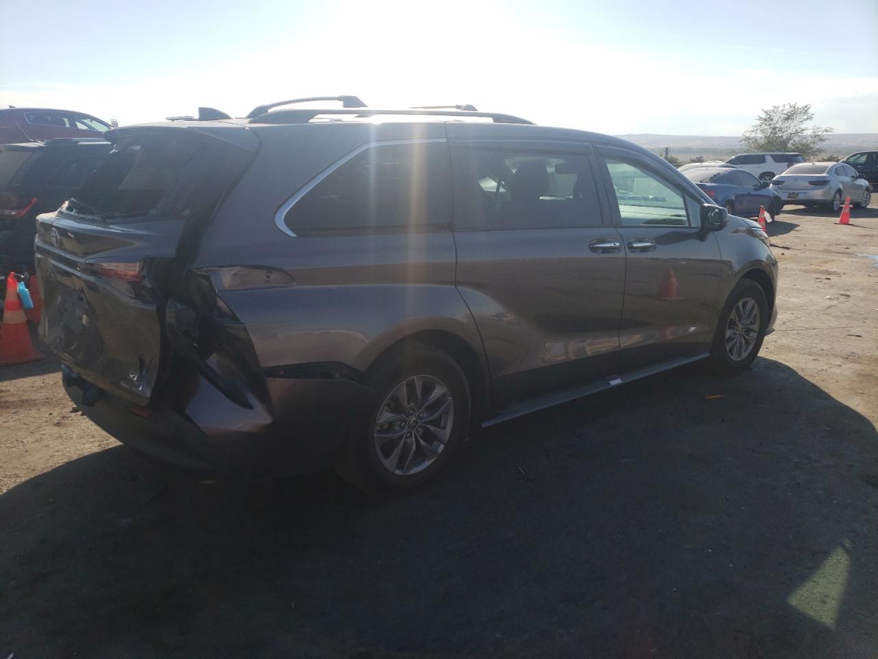 2022 TOYOTA SIENNA XLE VIN:5TDYRKEC6NS087673