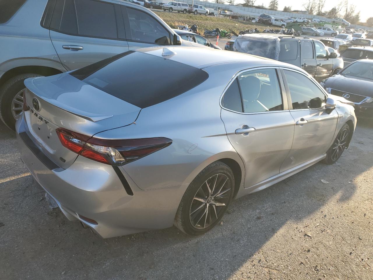 2022 TOYOTA CAMRY SE VIN:4T1T11AK2NU707998