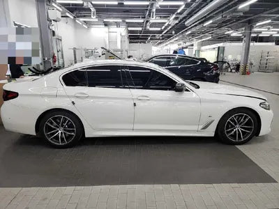 2021 BMW 520 VIN: