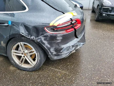2017 Porsche Macan VIN: