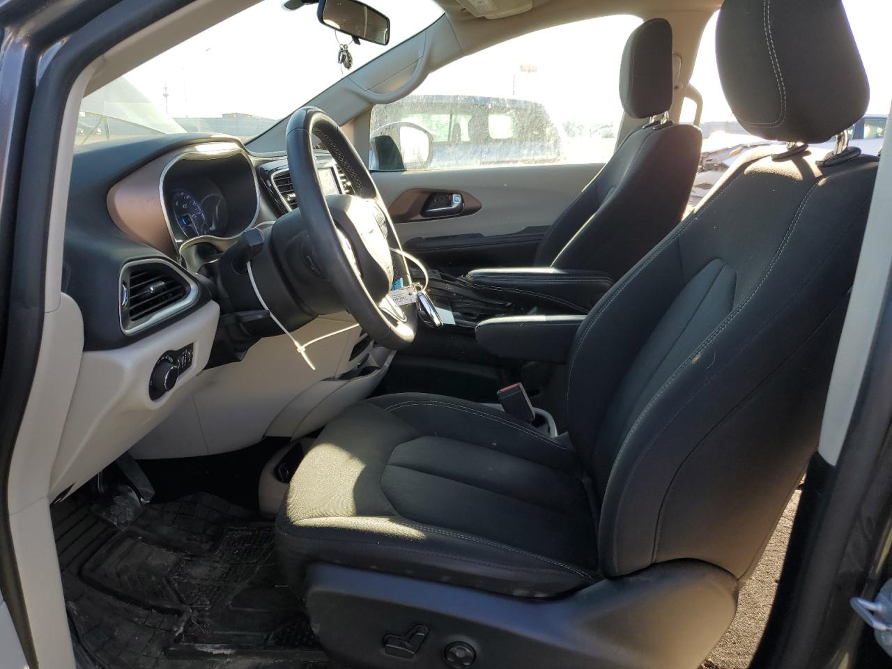 2022 CHRYSLER VOYAGER LX VIN:2C4RC1CG1NR219060