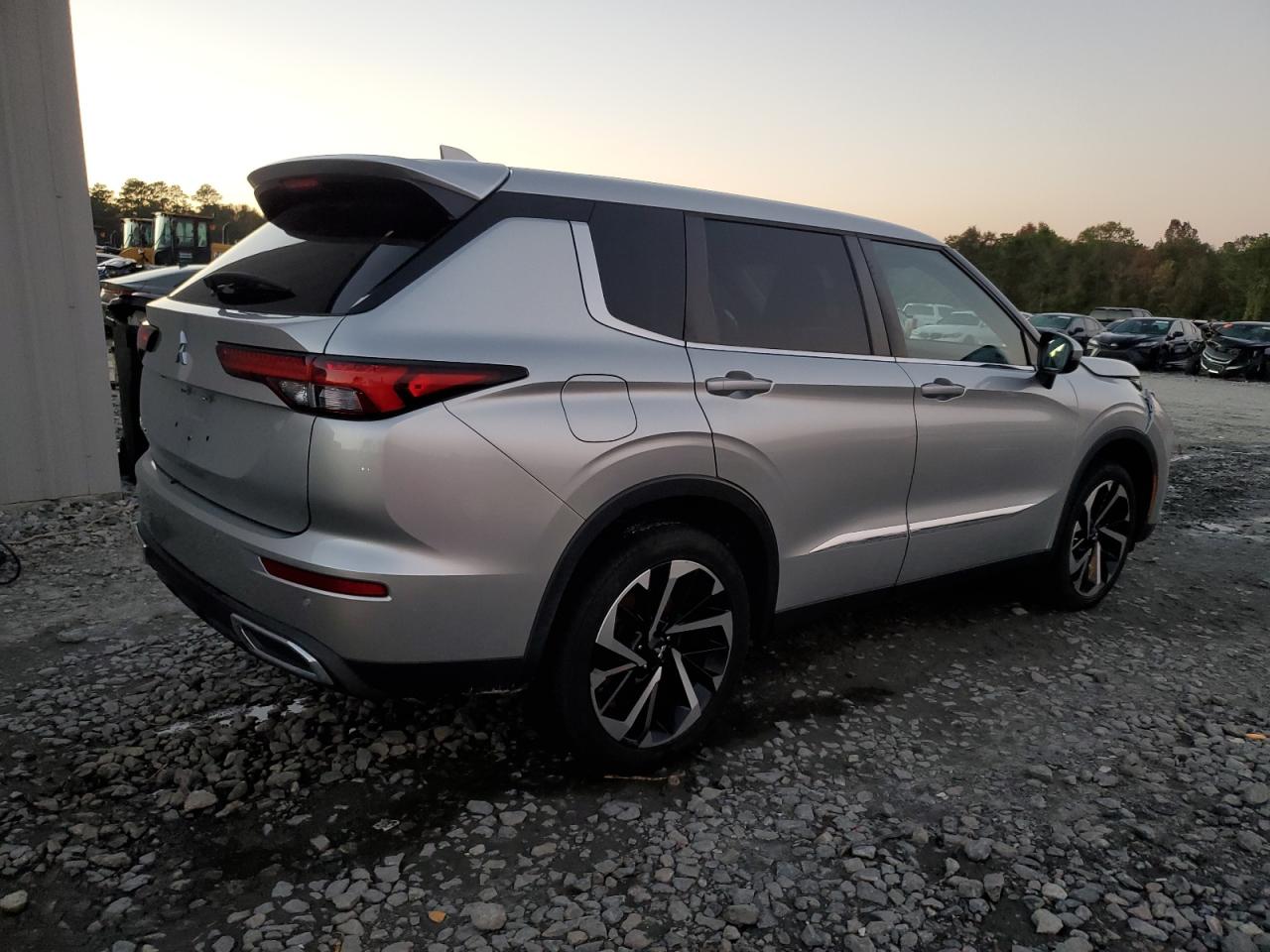 2022 MITSUBISHI OUTLANDER ES VIN:JA4J3TA88NZ045637