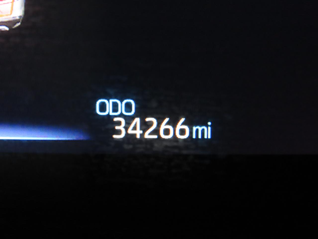 2022 TOYOTA COROLLA CROSS XLE VIN:7MUDAABG9NV033863