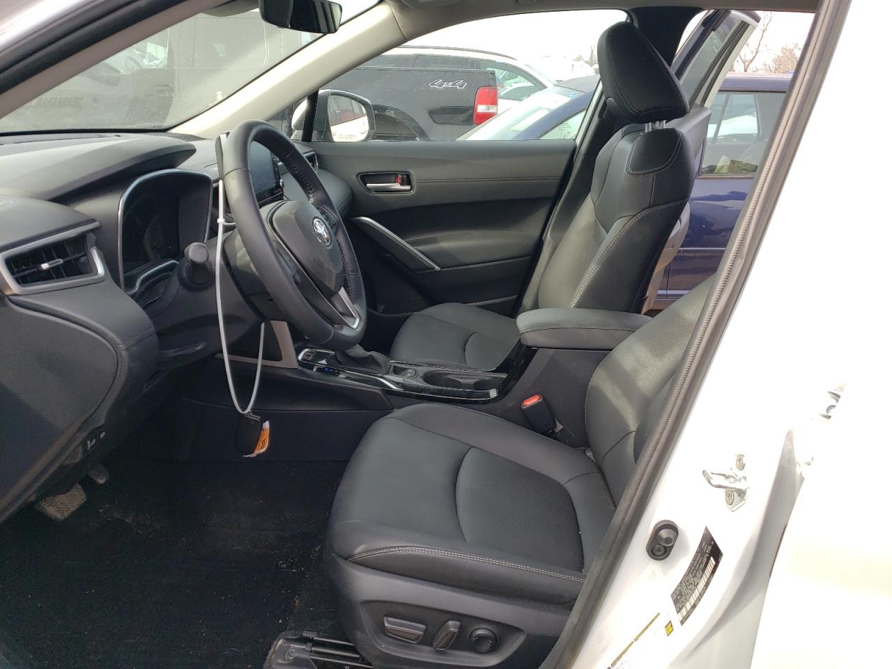 2022 TOYOTA COROLLA CROSS XLE VIN:7MUEAABG8NV023510