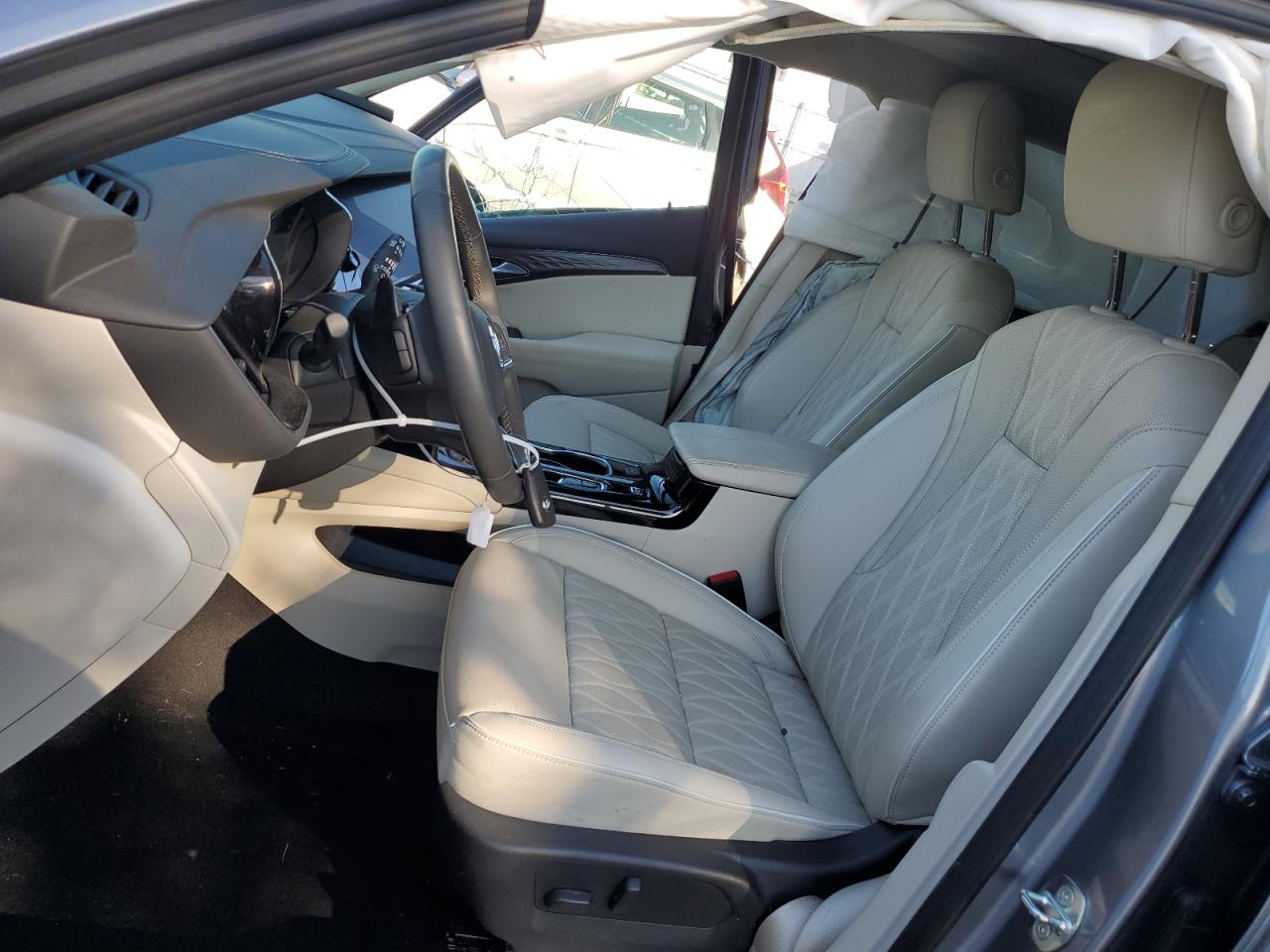 2022 BUICK ENVISION AVENIR VIN:LRBFZRR44ND120585