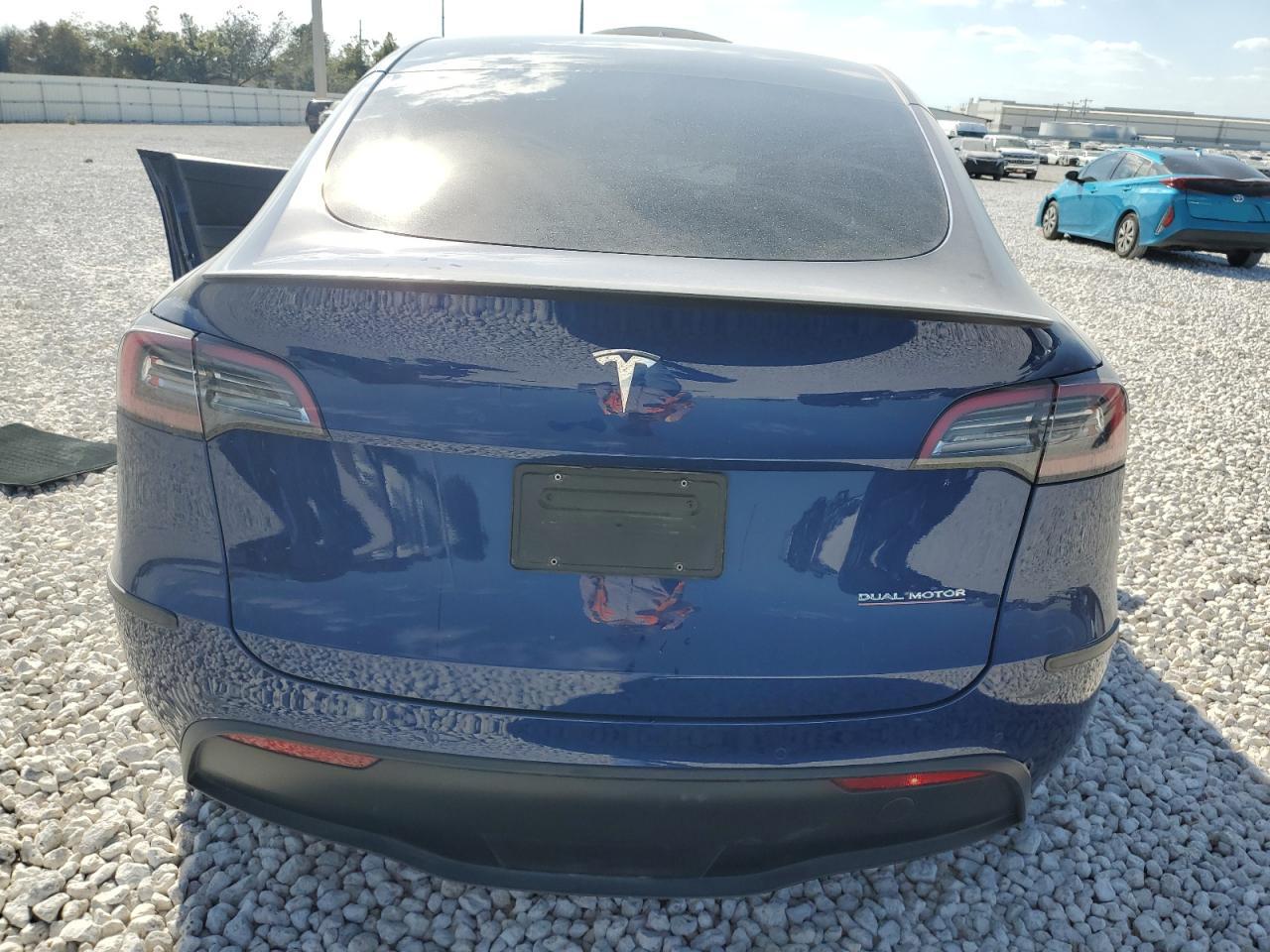 2022 TESLA MODEL Y  VIN:7SAYGDEF5NF452394