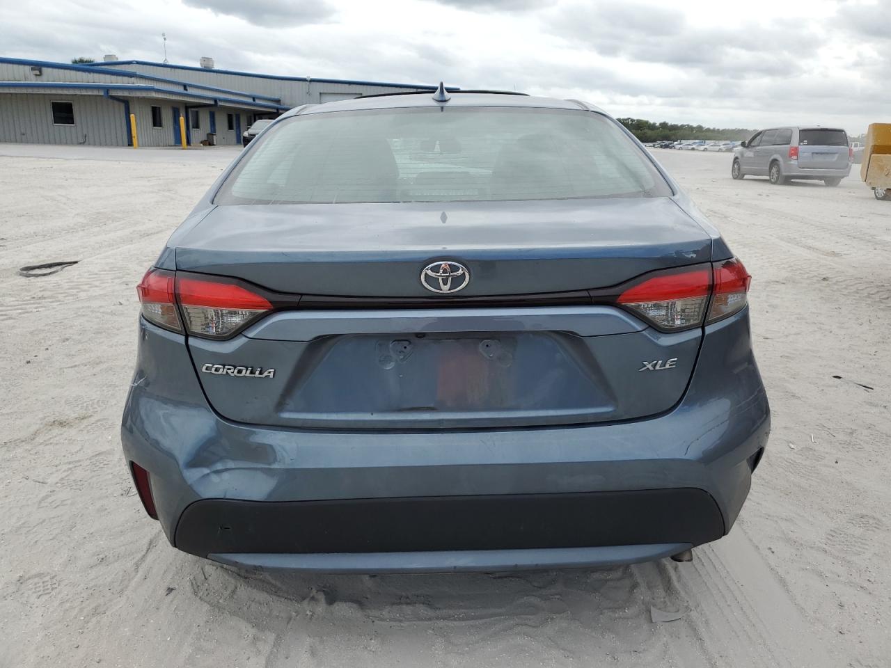 2022 TOYOTA COROLLA XLE VIN:5YFFPMAE5NP277523