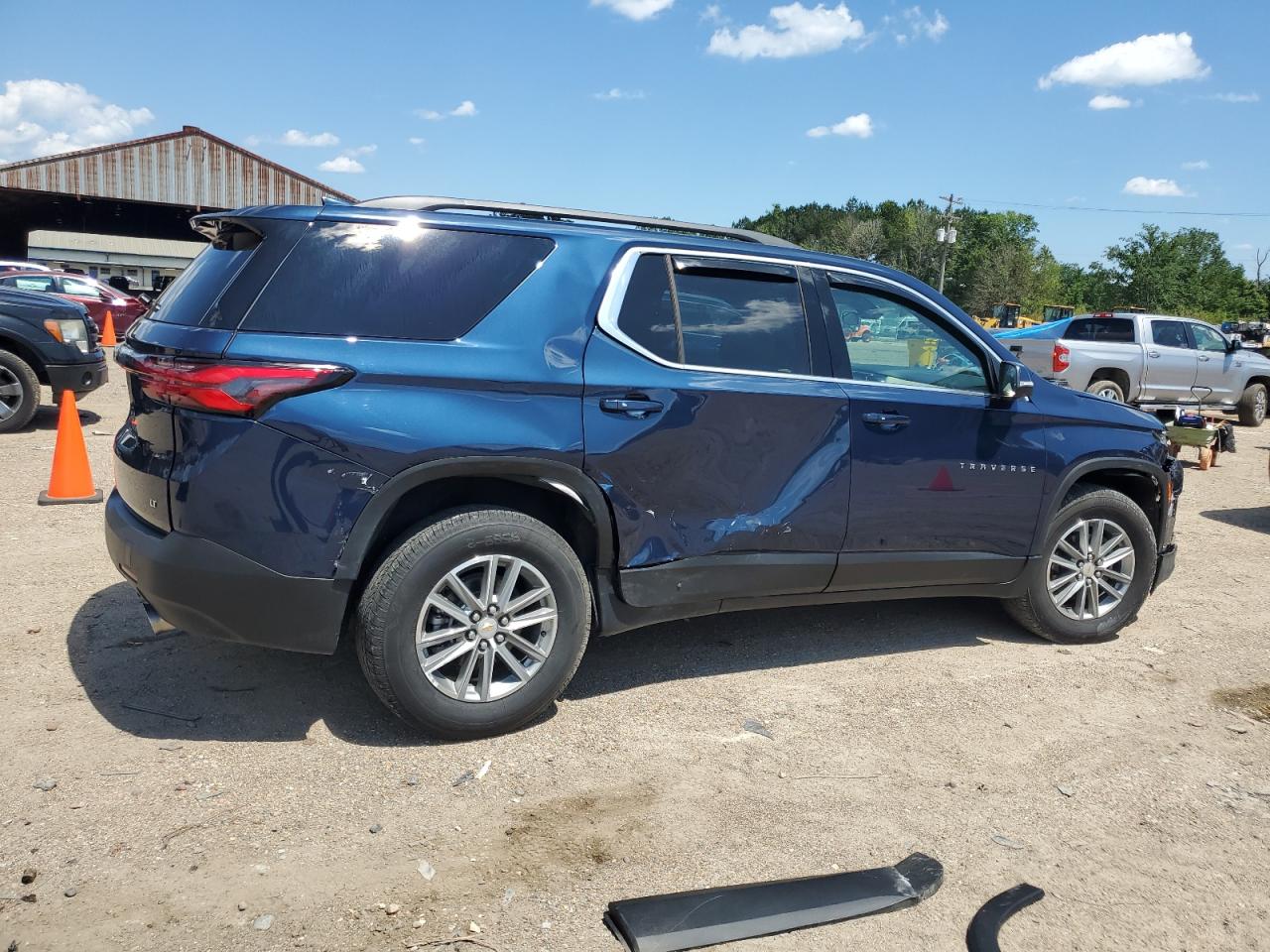 2023 CHEVROLET TRAVERSE LT VIN:1GNERGKW3PJ299565