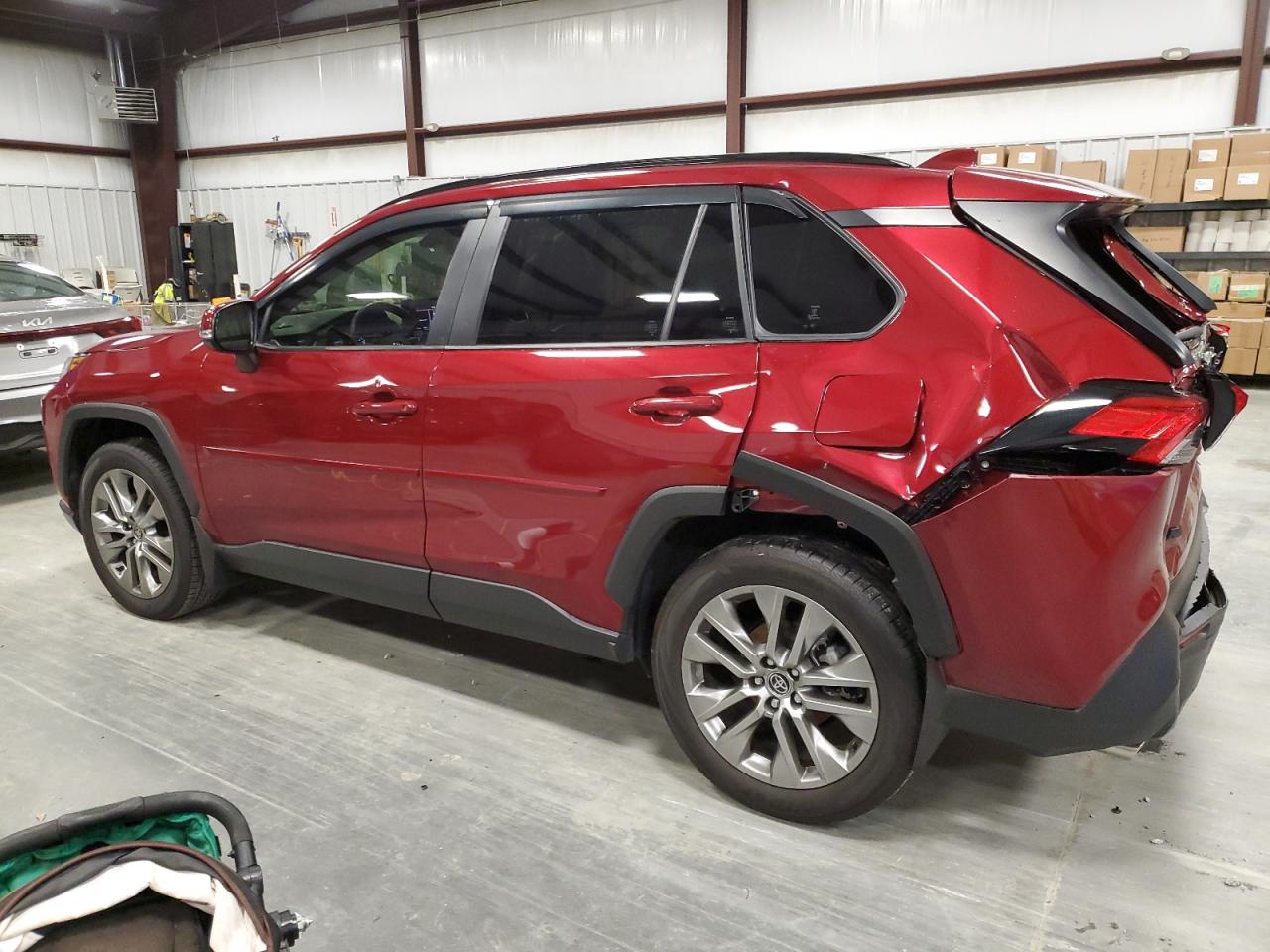 2022 TOYOTA RAV4 XLE PREMIUM VIN:JTMA1RFV3ND088843