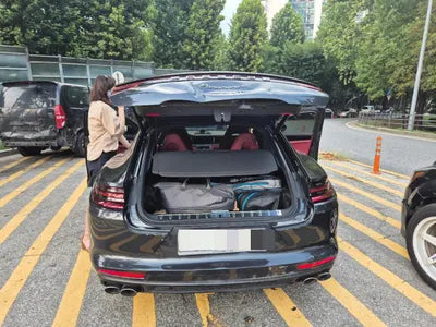 2018 Porsche Panamera VIN: