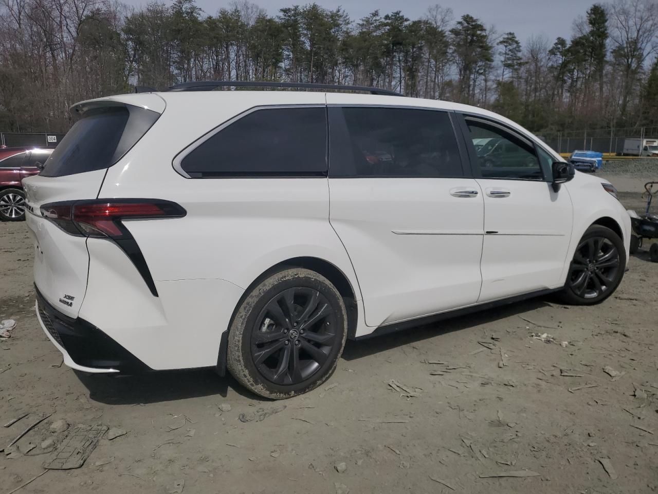 2022 TOYOTA SIENNA XSE VIN:5TDDRKEC2NS094411