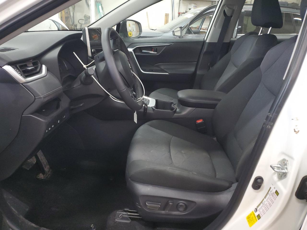 2024 TOYOTA RAV4 XLE VIN:2T3P1RFV2RC459785