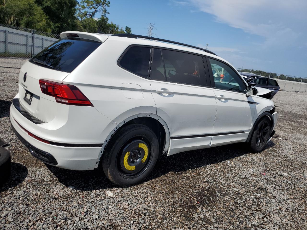 2023 VOLKSWAGEN TIGUAN SE R-LINE BLACK VIN:3VVCB7AX7PM074763