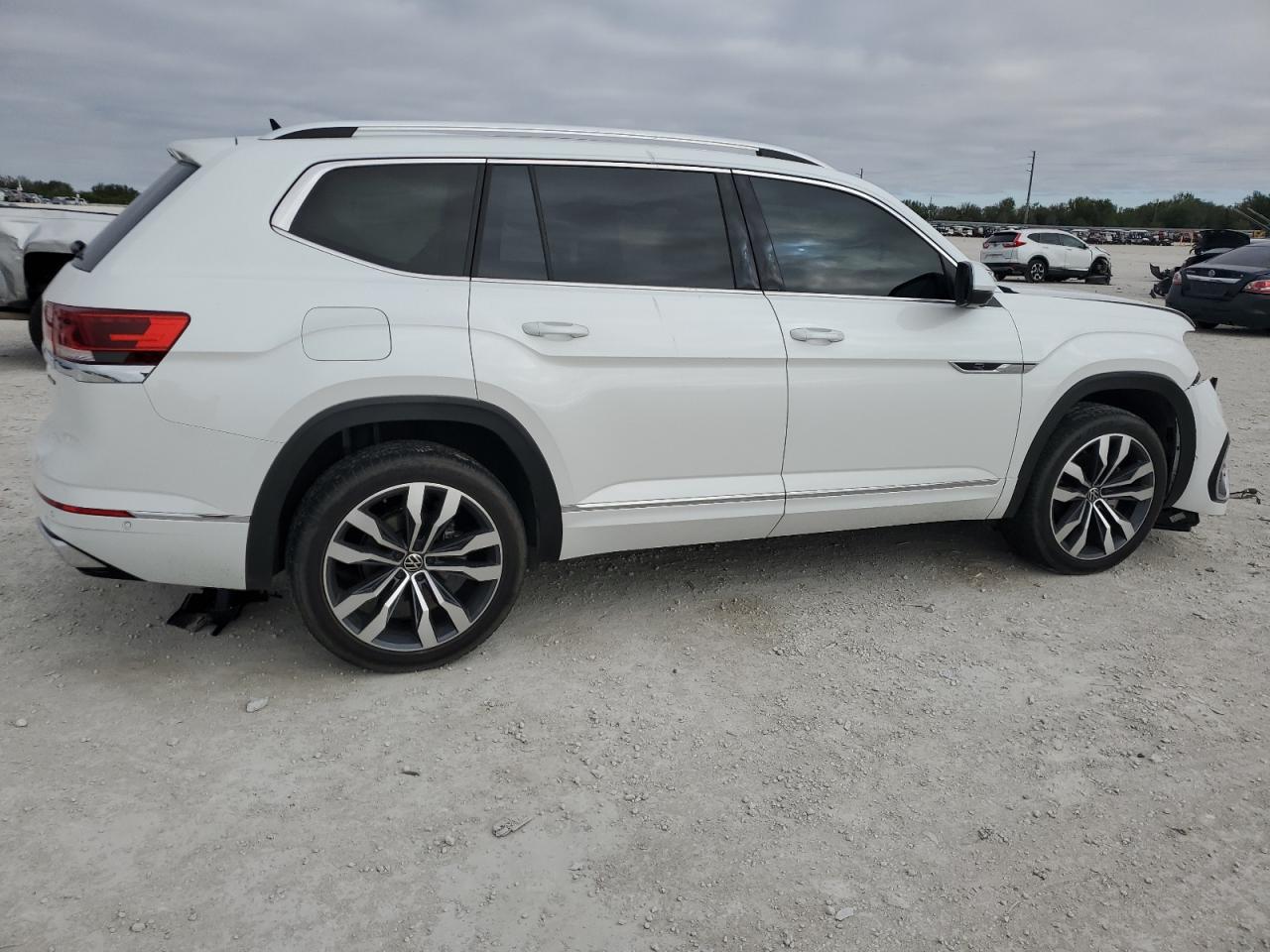2023 VOLKSWAGEN ATLAS SEL PREMIUM R-LINE VIN:JF2SJADC8FH445470