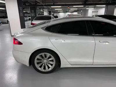 2019 Tesla Model S VIN: