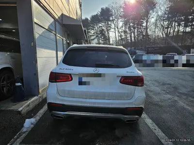 2021 Mercedes-Benz GLC 300 VIN: