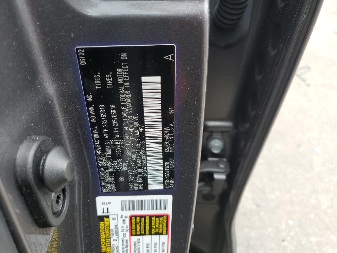 2022 TOYOTA HIGHLANDER XLE VIN:5TDGZRBH3NS582935