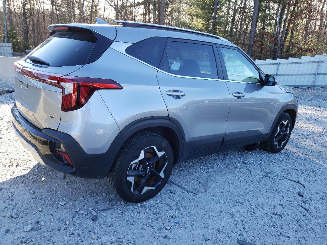 2024 KIA SELTOS EX VIN:KNDERCAA7R7652767