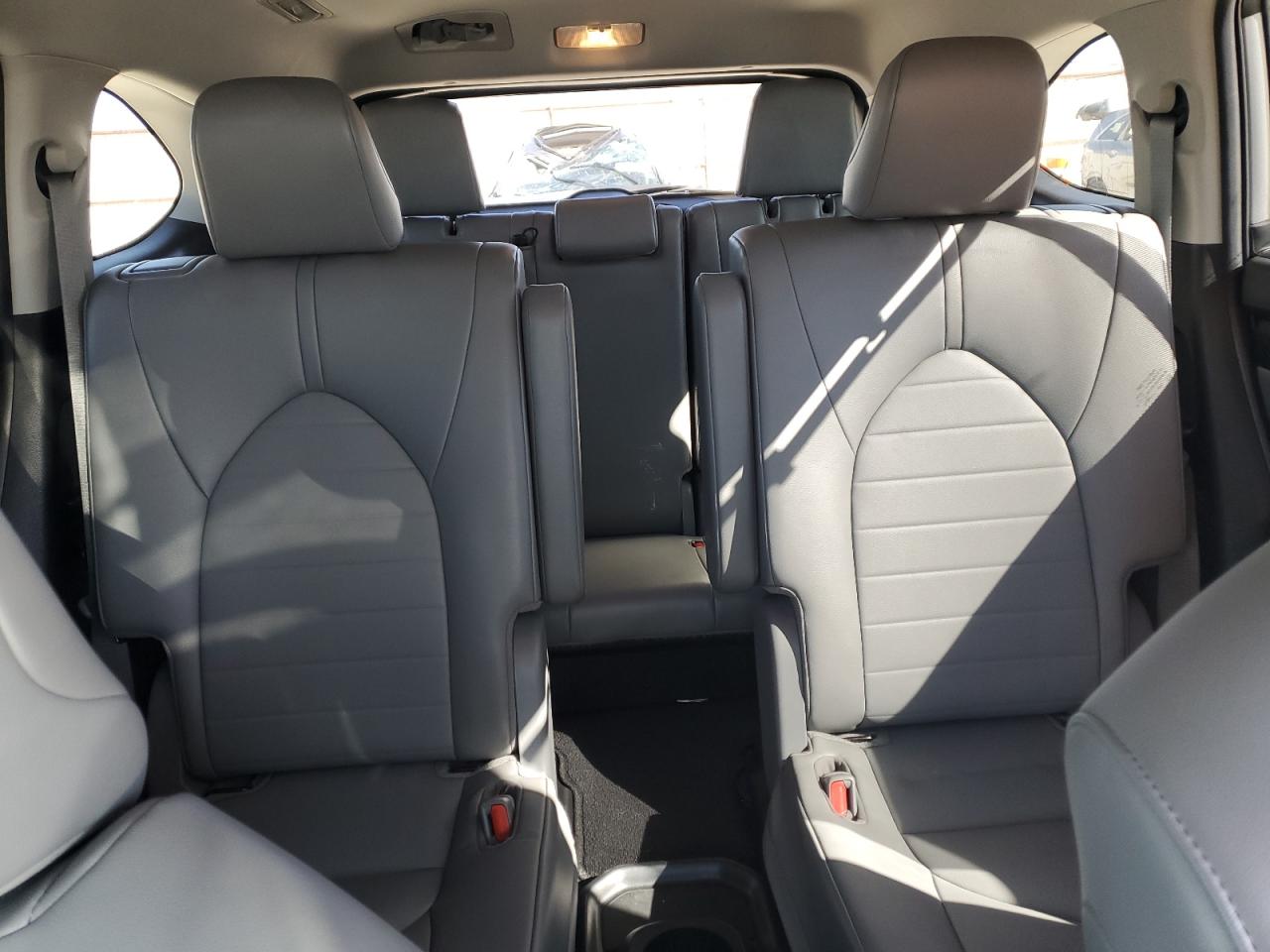 2022 TOYOTA HIGHLANDER XLE VIN:5TDGZRAH7NS105782