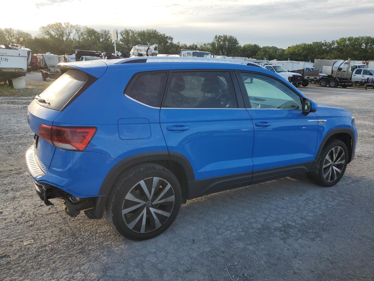 2022 VOLKSWAGEN TAOS SE VIN:3VVRX7B28NM062049