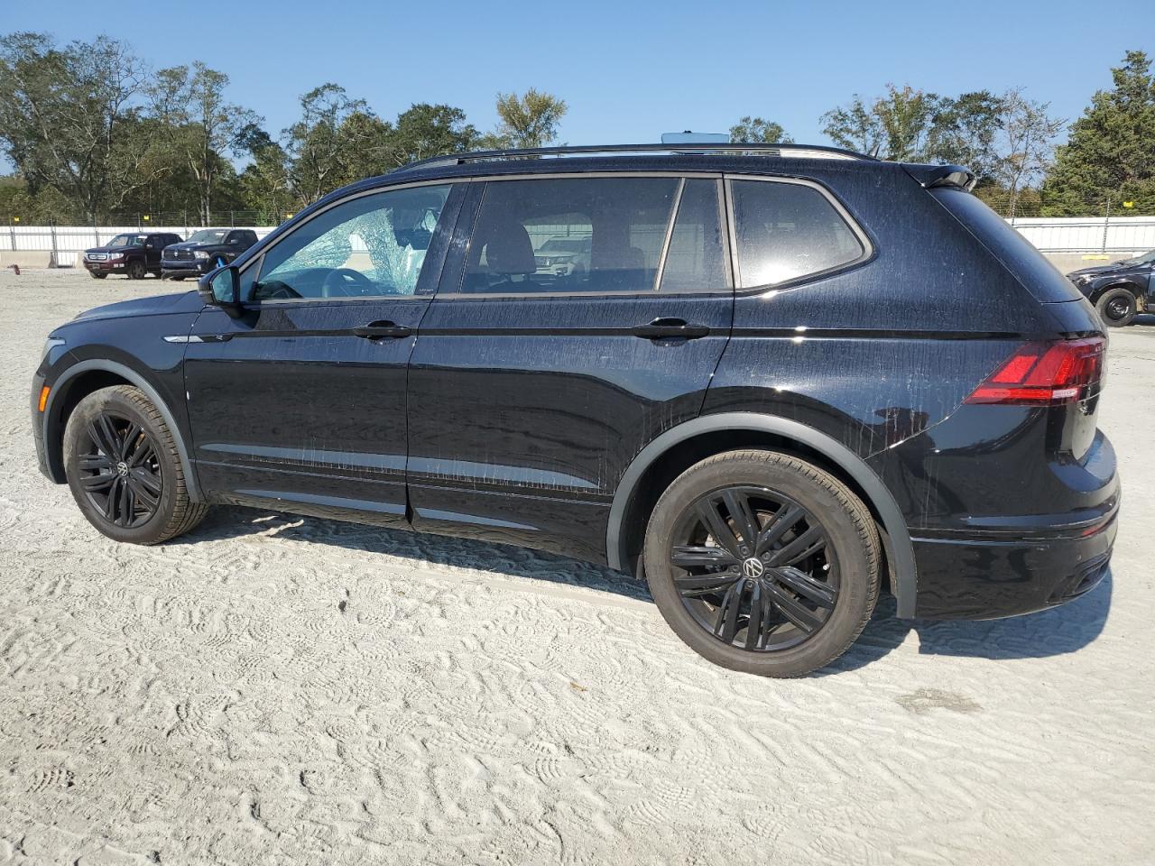 2022 VOLKSWAGEN TIGUAN SE R-LINE BLACK VIN:3VVCB7AX7NM047415