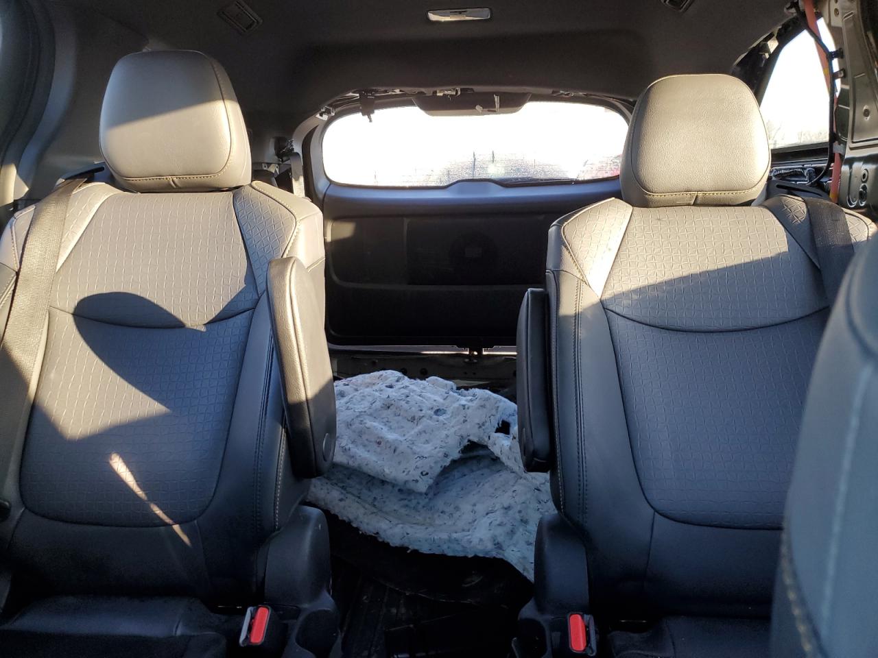 2022 TOYOTA SIENNA XLE VIN:5TDASKFC8NS046045