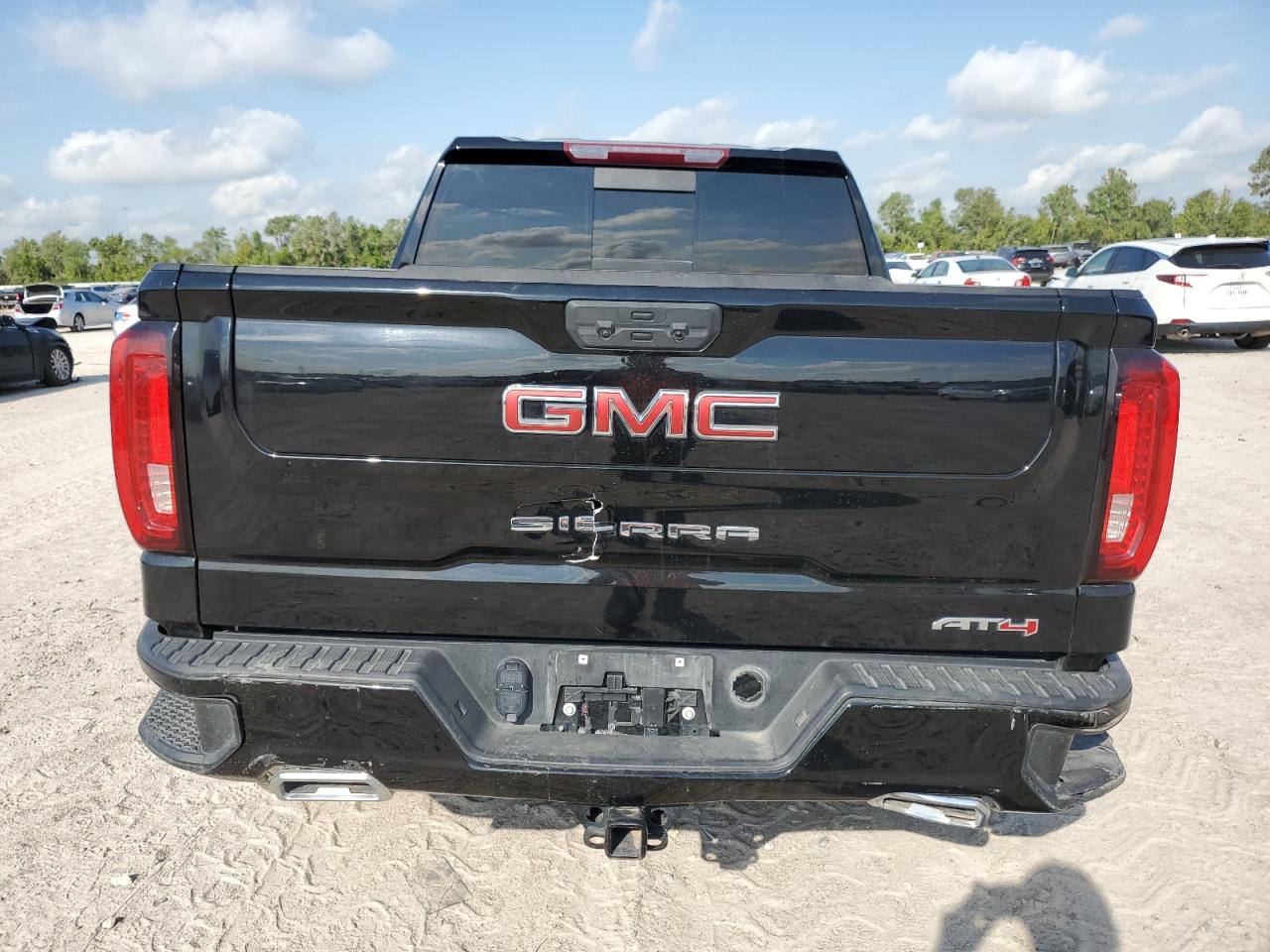 2022 GMC SIERRA K1500 AT4 VIN:1GTUUEET4NZ617992