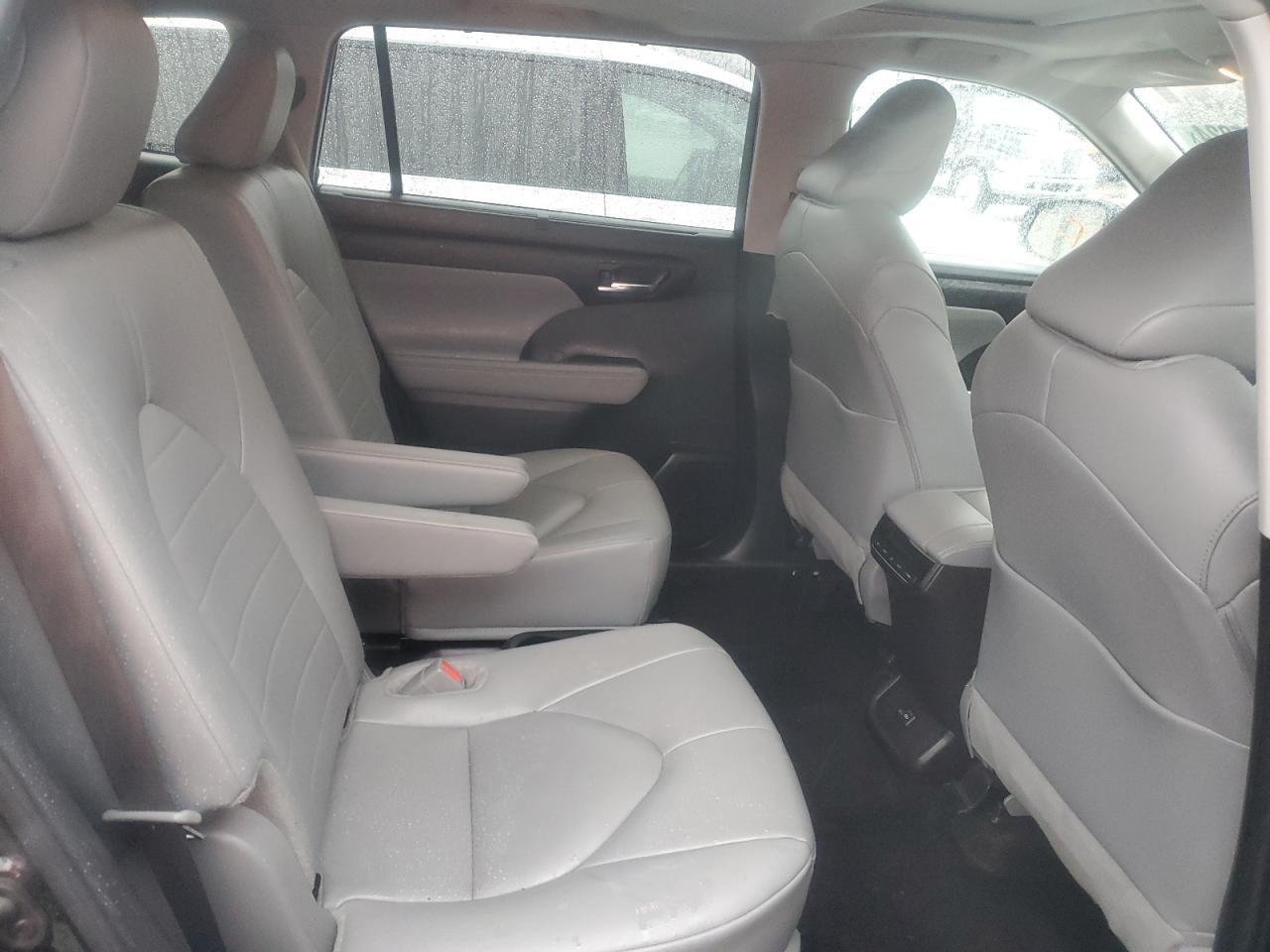 2024 TOYOTA HIGHLANDER LE VIN:5TDKDRBH8RS552716