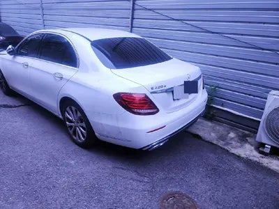 2016 Mercedes-Benz E 220 VIN: