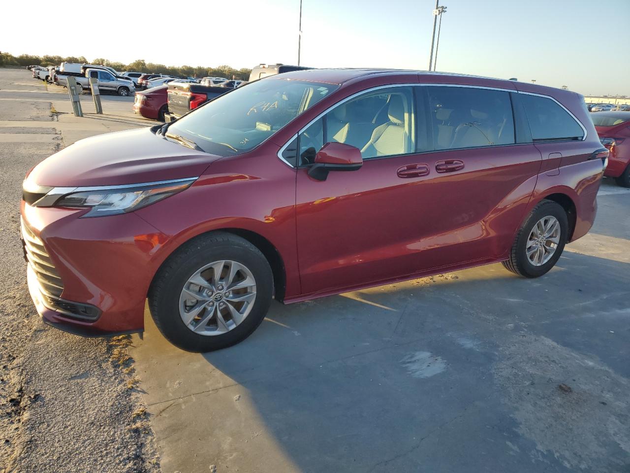2022 TOYOTA SIENNA LE VIN:5TDKRKEC1NS101677