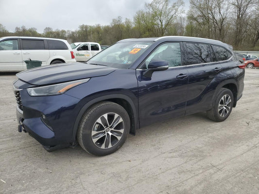 2022 TOYOTA HIGHLANDER XLE VIN:5TDGZRBH8NS207526