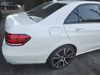 2015 Mercedes-Benz E 220 VIN: