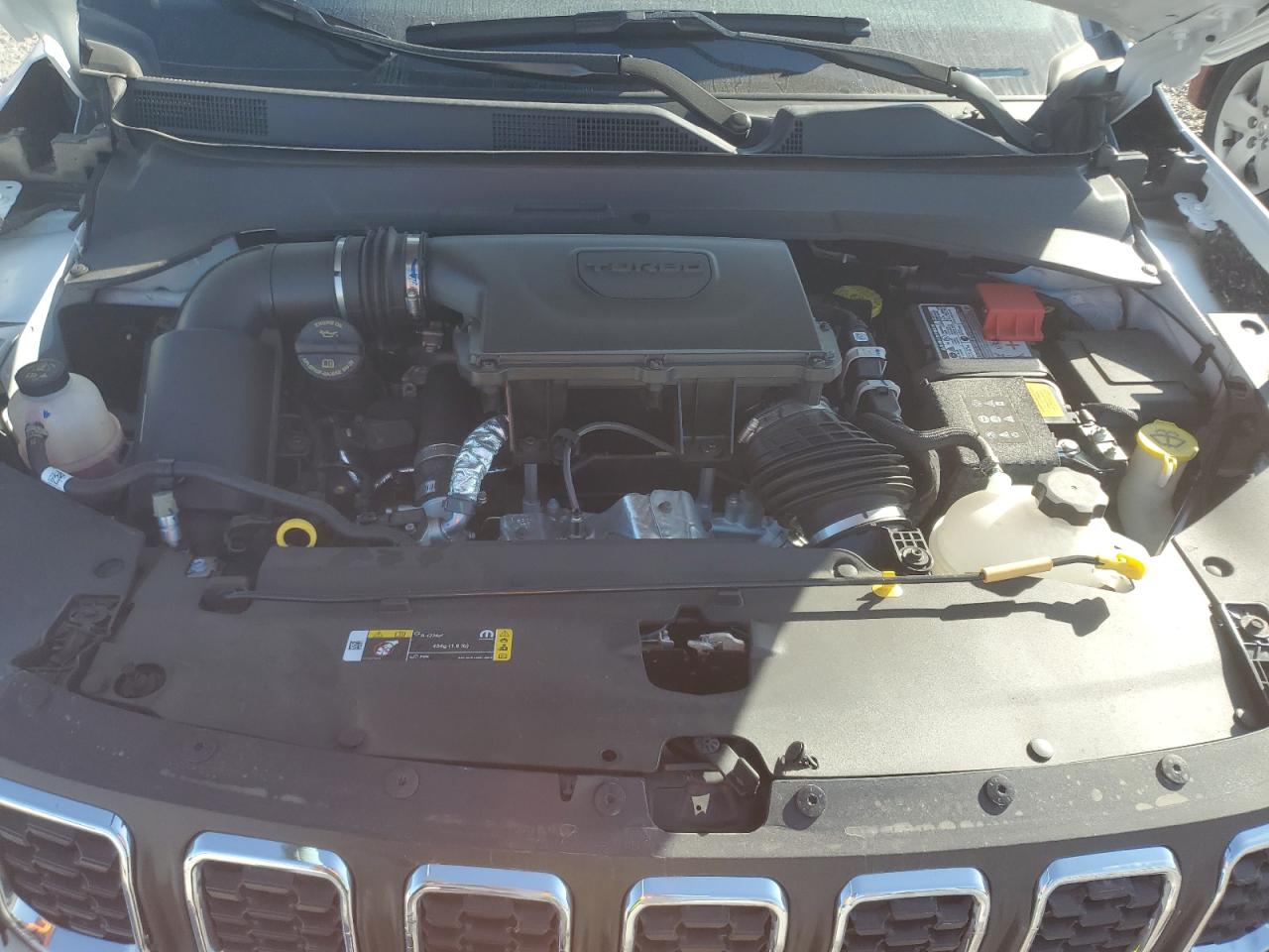 2024 JEEP COMPASS LATITUDE LUX VIN:3C4NJDFN0RT101200