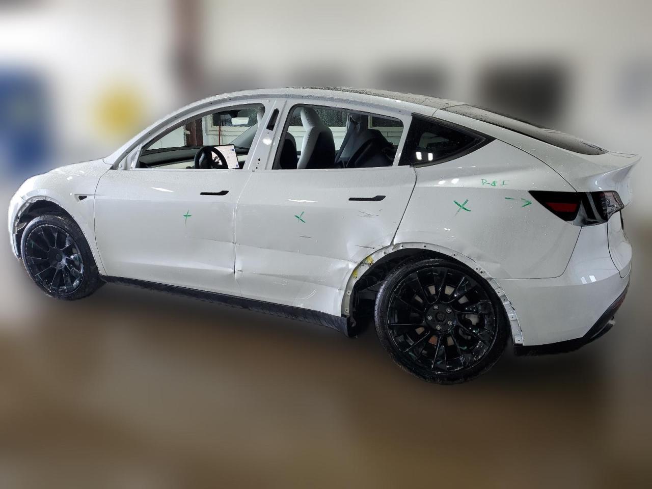 2023 TESLA MODEL Y  VIN:7SAYGDEE2PA190485