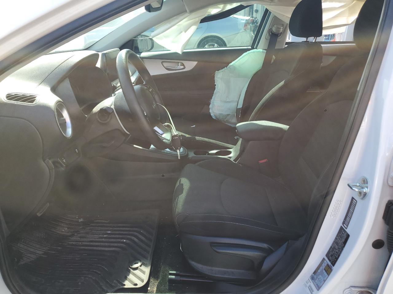2022 KIA FORTE FE VIN:3KPF24AD2NE477783