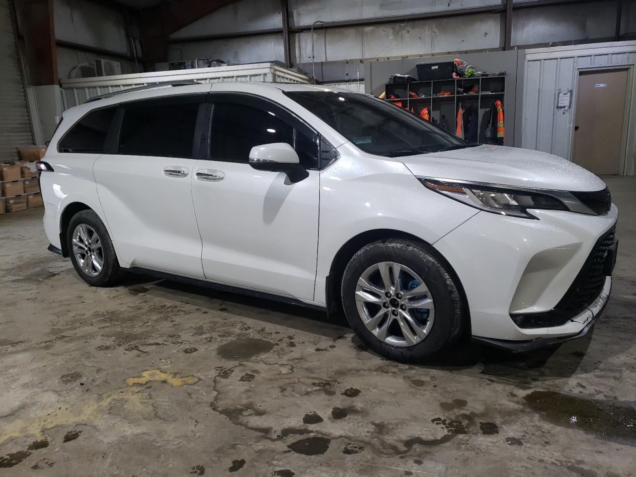 2023 TOYOTA SIENNA LIMITED VIN:5TDZSKFC2PS106455