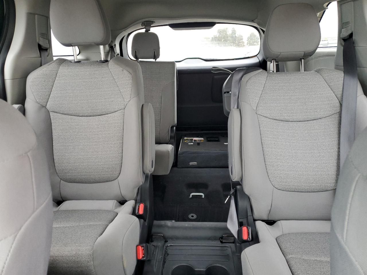 2022 TOYOTA SIENNA LE VIN:5TDKSKFC6NS070218