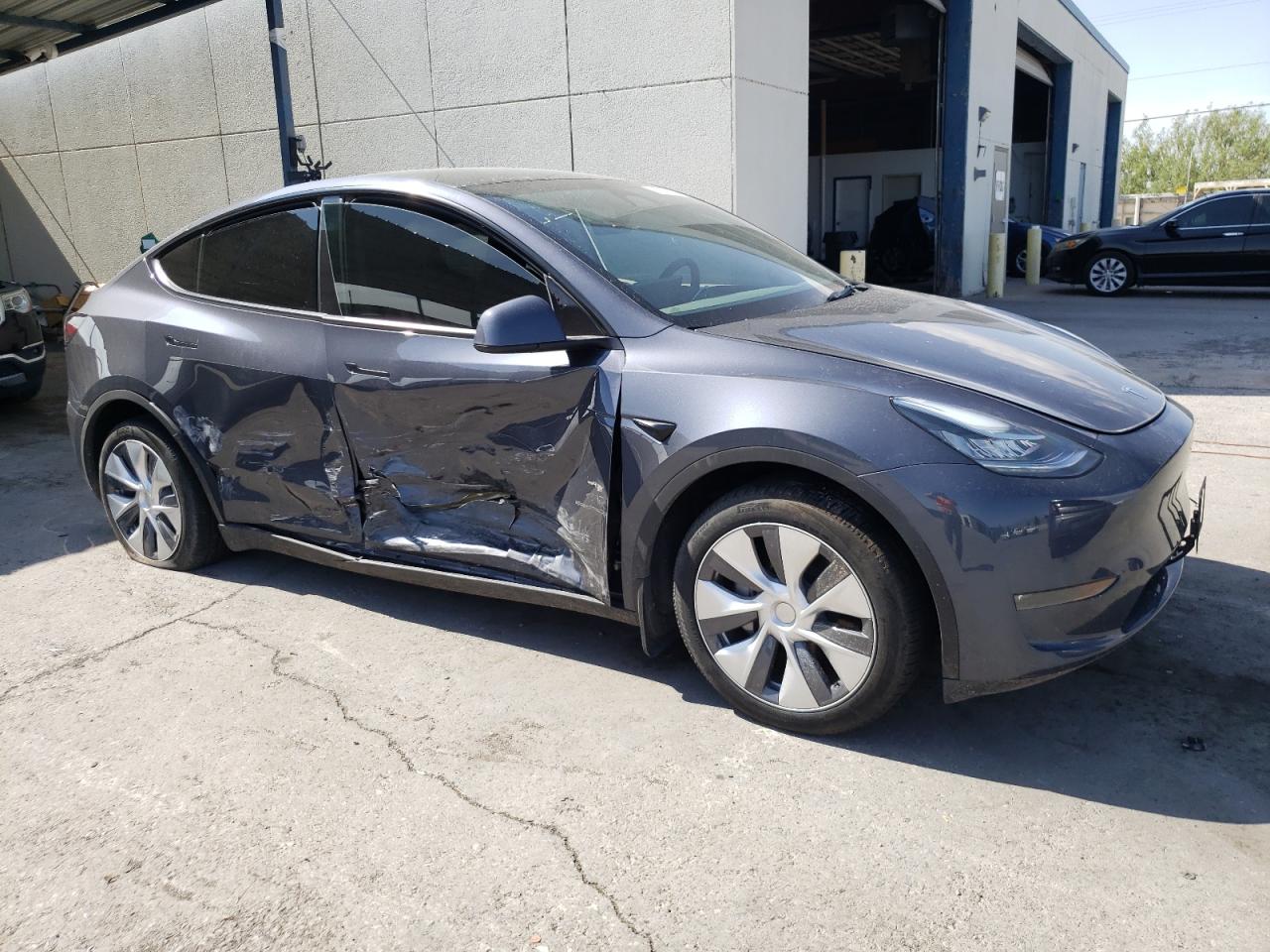 2023 TESLA MODEL Y  VIN:7SAYGDEE0PA157517