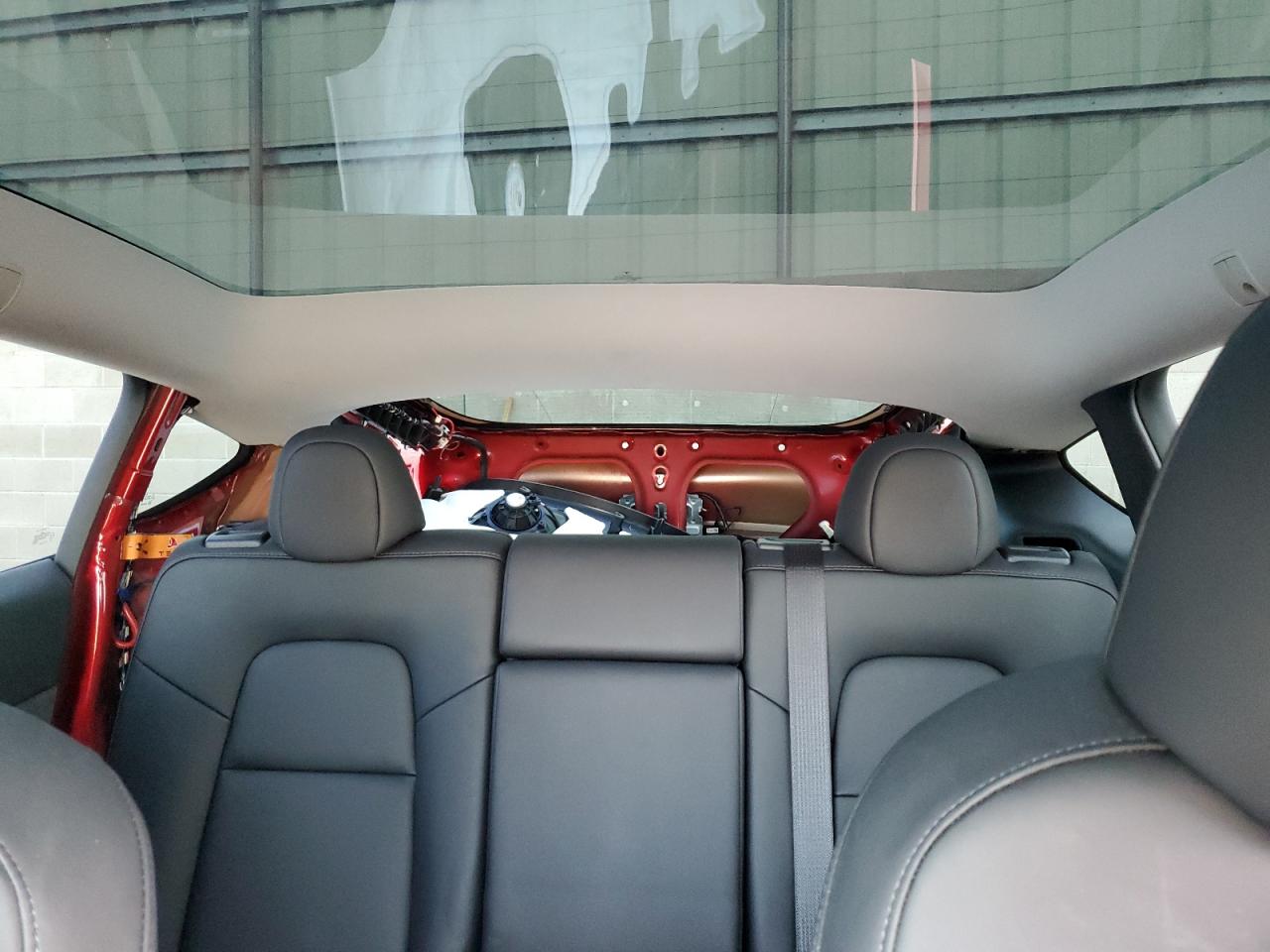 2024 TESLA MODEL Y  VIN:7SAYGDEE4RA240502