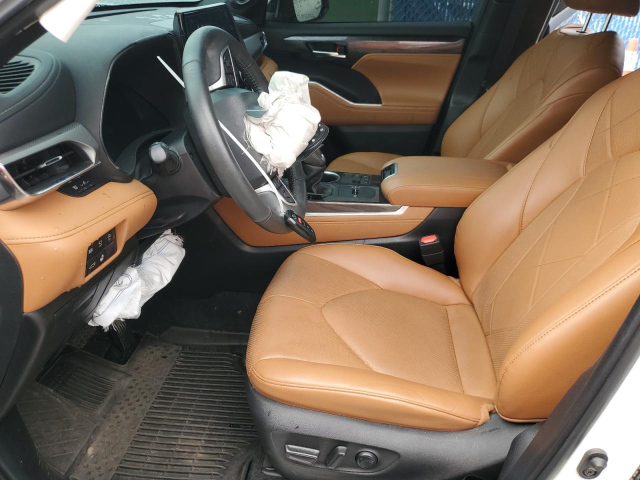 2024 TOYOTA HIGHLANDER LE VIN:5TDKDRAH7RS534063