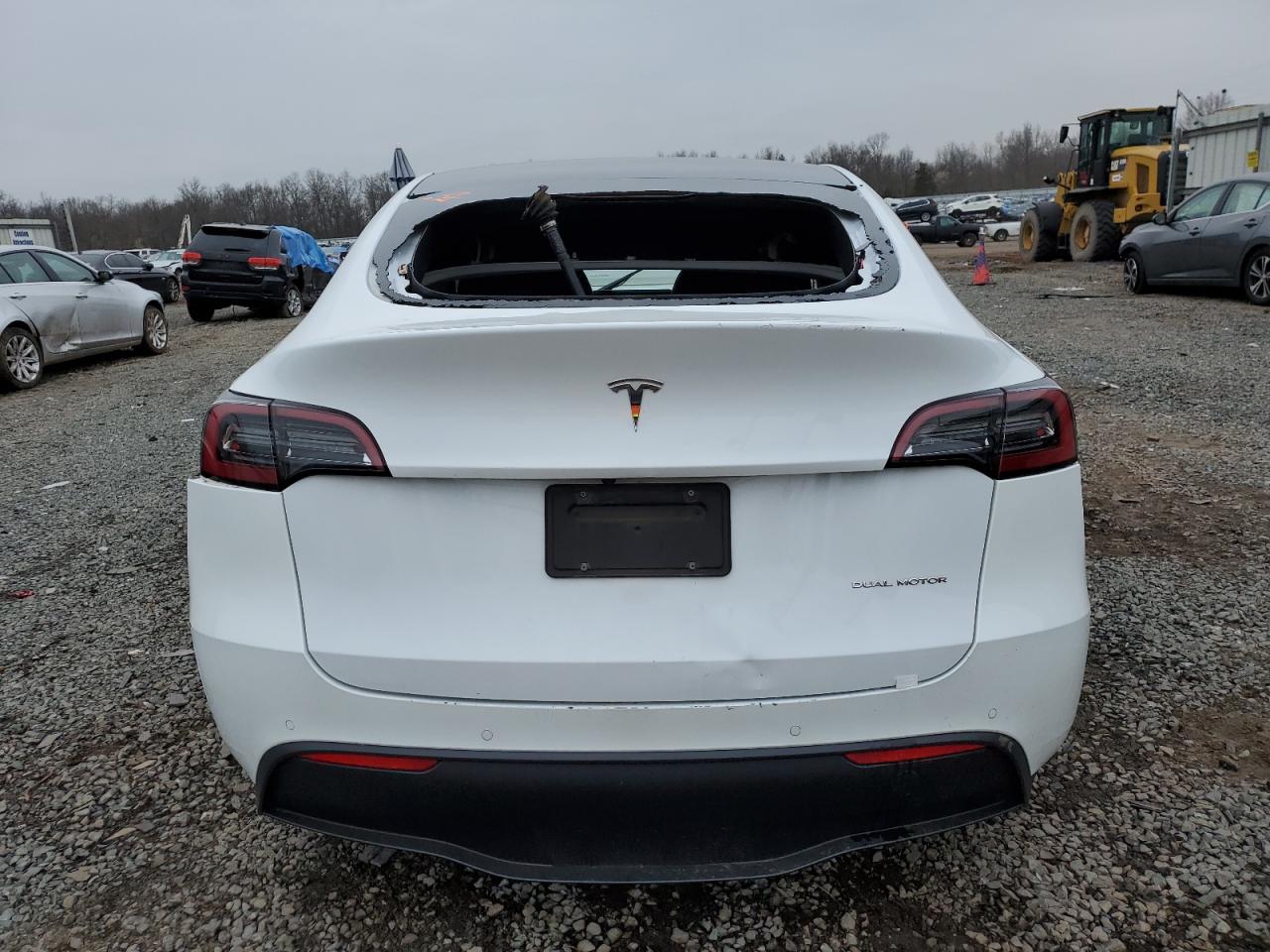 2022 TESLA MODEL Y  VIN:7SAYGDEEXNF438546