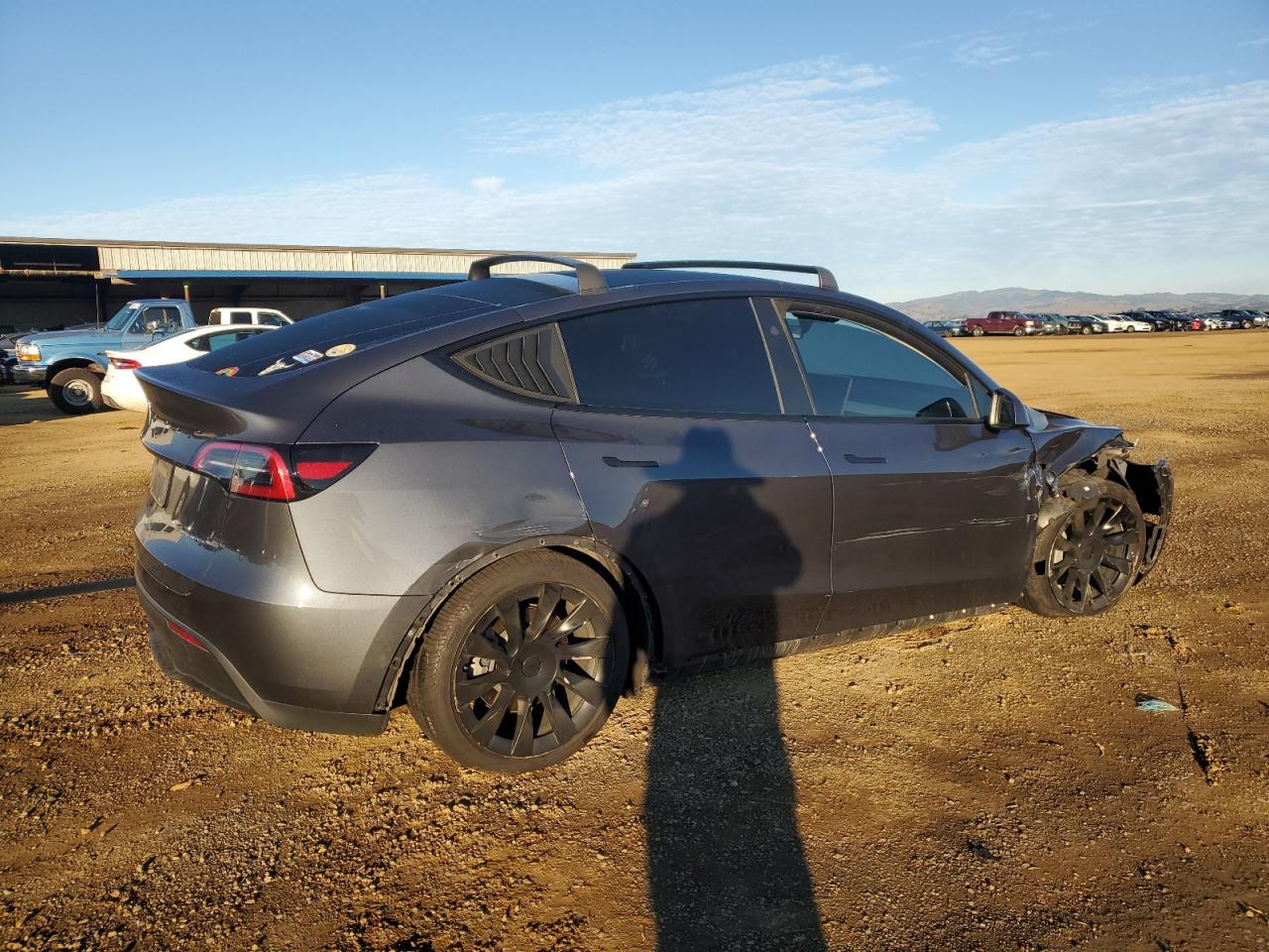 2023 TESLA MODEL Y  VIN:7SAYGAEE7PF967664